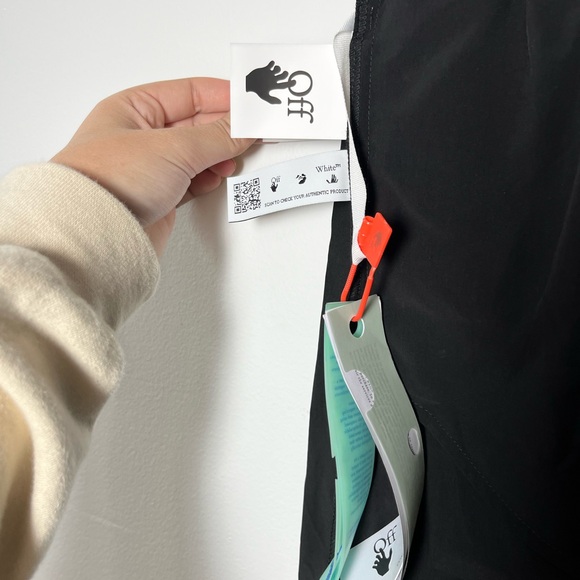 Off White Men’s Shorts - Picture 8 of 9